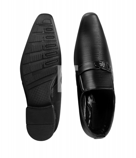 Formal Men_qt_s Black Leather Shoe on White Background