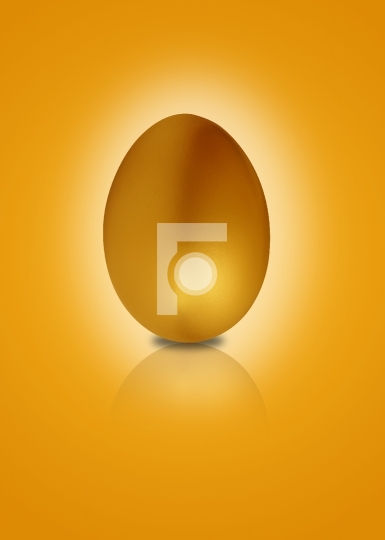 Golden egg with glow