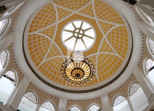 Huge Ceiling Design with Lamp in Dubai, United Arab Emirates